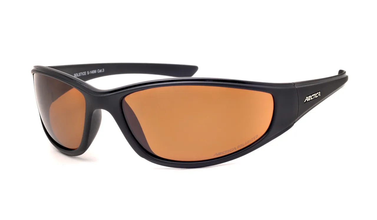 Brązowe soczewki fotochromowe w okularach sportowych