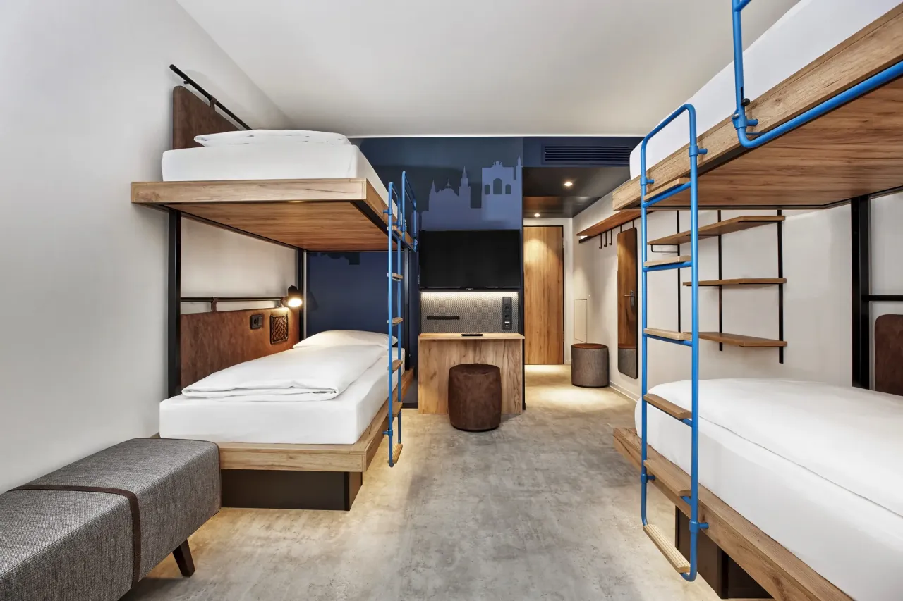 H2 Hotel München Olympiapark Zimmer Vierbettzimmer