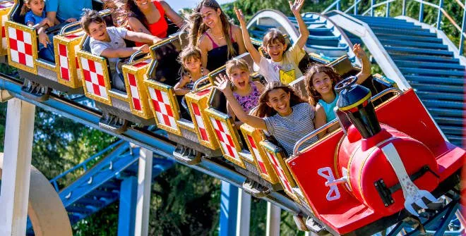 Parque Warner Madrid personnages et attractions