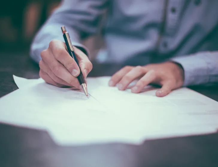 Zdjęcie Ile wynosi odszkodowanie za śmierć rodzica w PZU? Sprawdź szczegóły