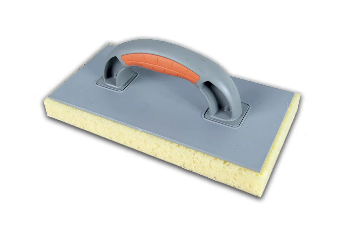 Mycie płytek po fugowaniu gąbką