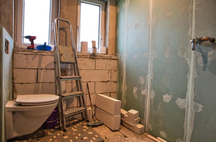 Etapy remontu łazienki, wizualizacja prac budowlanych