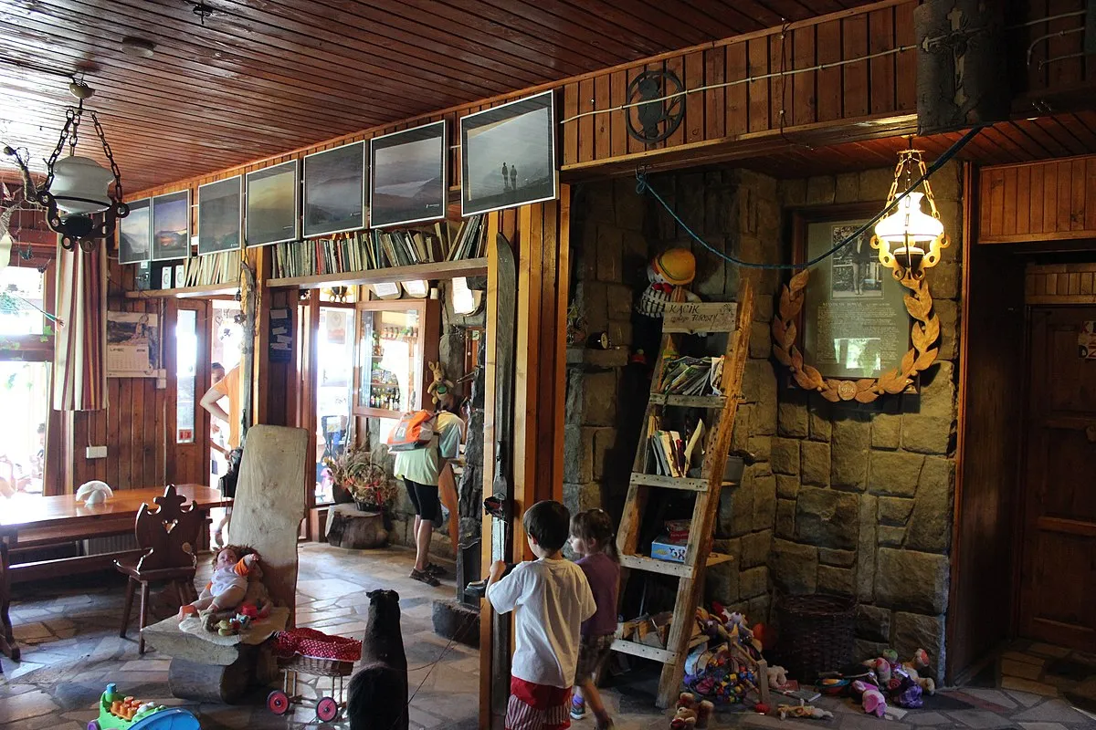 Bacówka nad Wierchomlą wnętrze schroniska