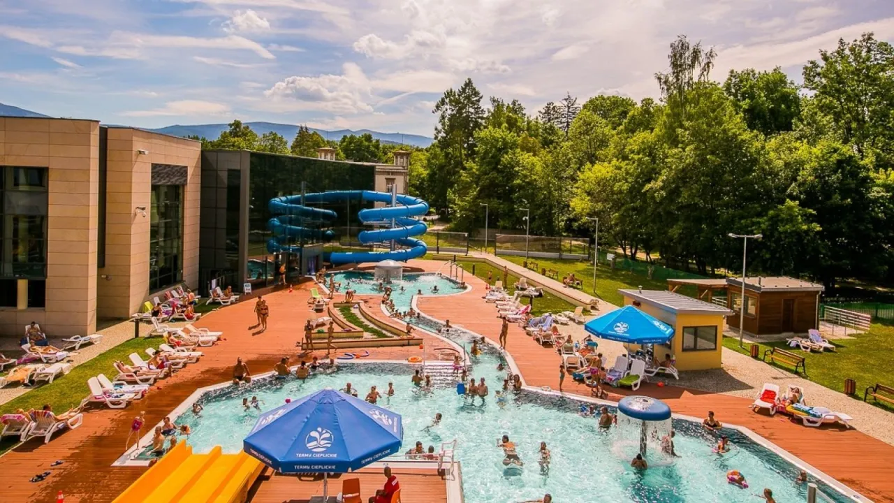 Termy Cieplickie baseny zewnętrzne