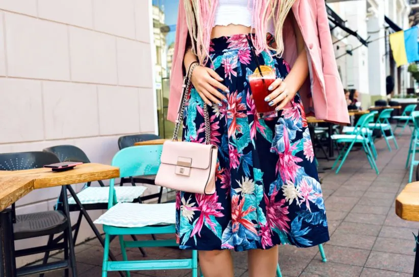 kolaż stylizacji ze sp&oacute;dnicą w kwiaty na r&oacute;żne okazje