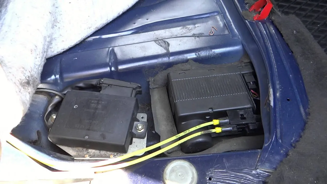 lokalizacja pompki centralnego zamka samochód