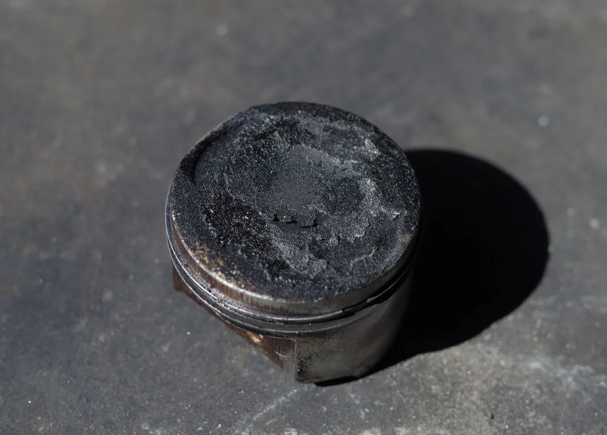 Zanieczyszczony silnik nagar szlam