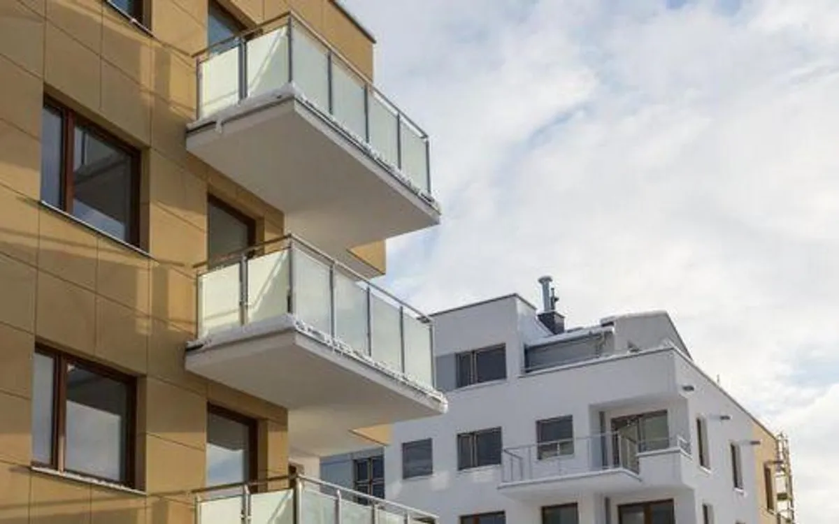 wady mieszkania deweloper pękające ściany nieszczelne okna