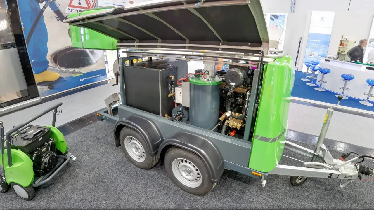 Myjka ciśnieniowa gorącowodna w akcji