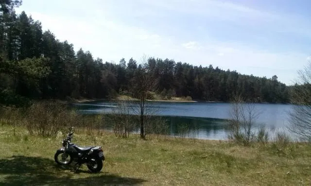 Pojezierze Drawskie motocykl jezioro las