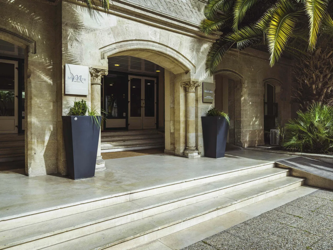 Piscine ext&eacute;rieure H&ocirc;tel Mercure Bordeaux Ch&acirc;teau Chartrons