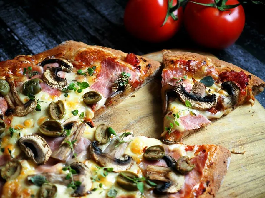 pizza z mąki pełnoziarnistej i orkiszowej