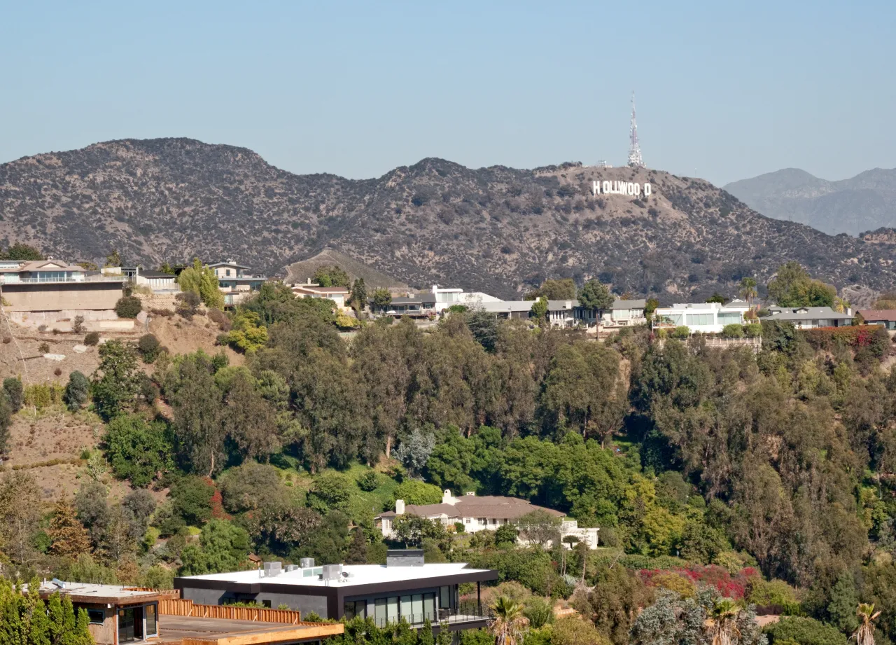 hiking trail view of Hollywood sign Runyon Canyon