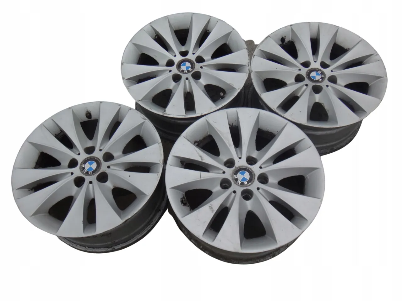 felga ocierająca o nadkole BMW E60