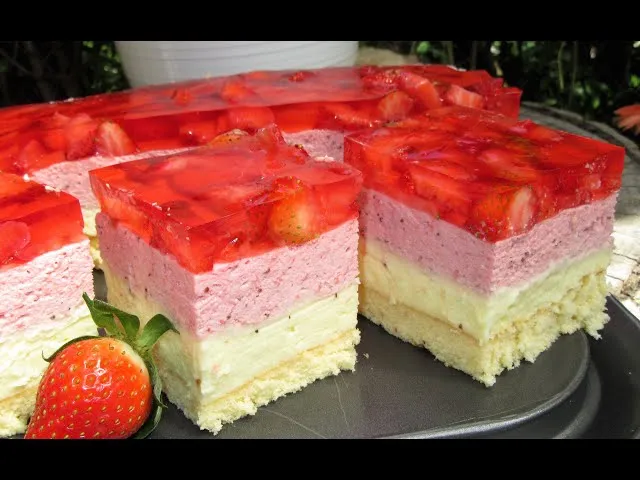 Składniki na ciasto z masą truskawkową