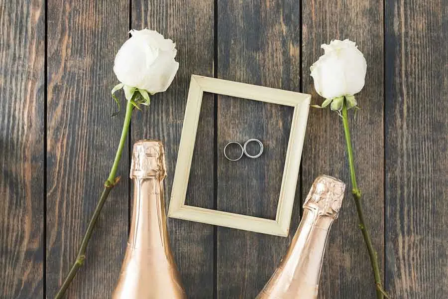 Tradycyjne i nowoczesne prezenty na rocznicę ślubu