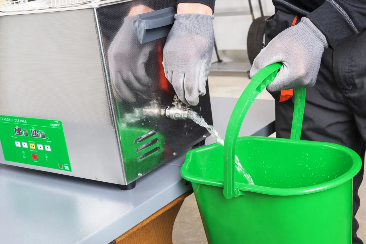 Myjka ultradźwiękowa z domowym płynem