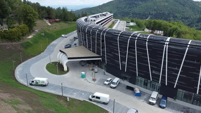 Nowy hotel Mercure Szczyrk Resort widok z zewnątrz
