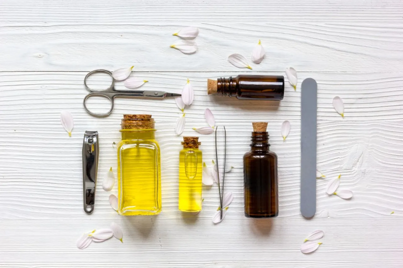 domowe sposoby na suche sk&oacute;rki, olejek do sk&oacute;rek DIY