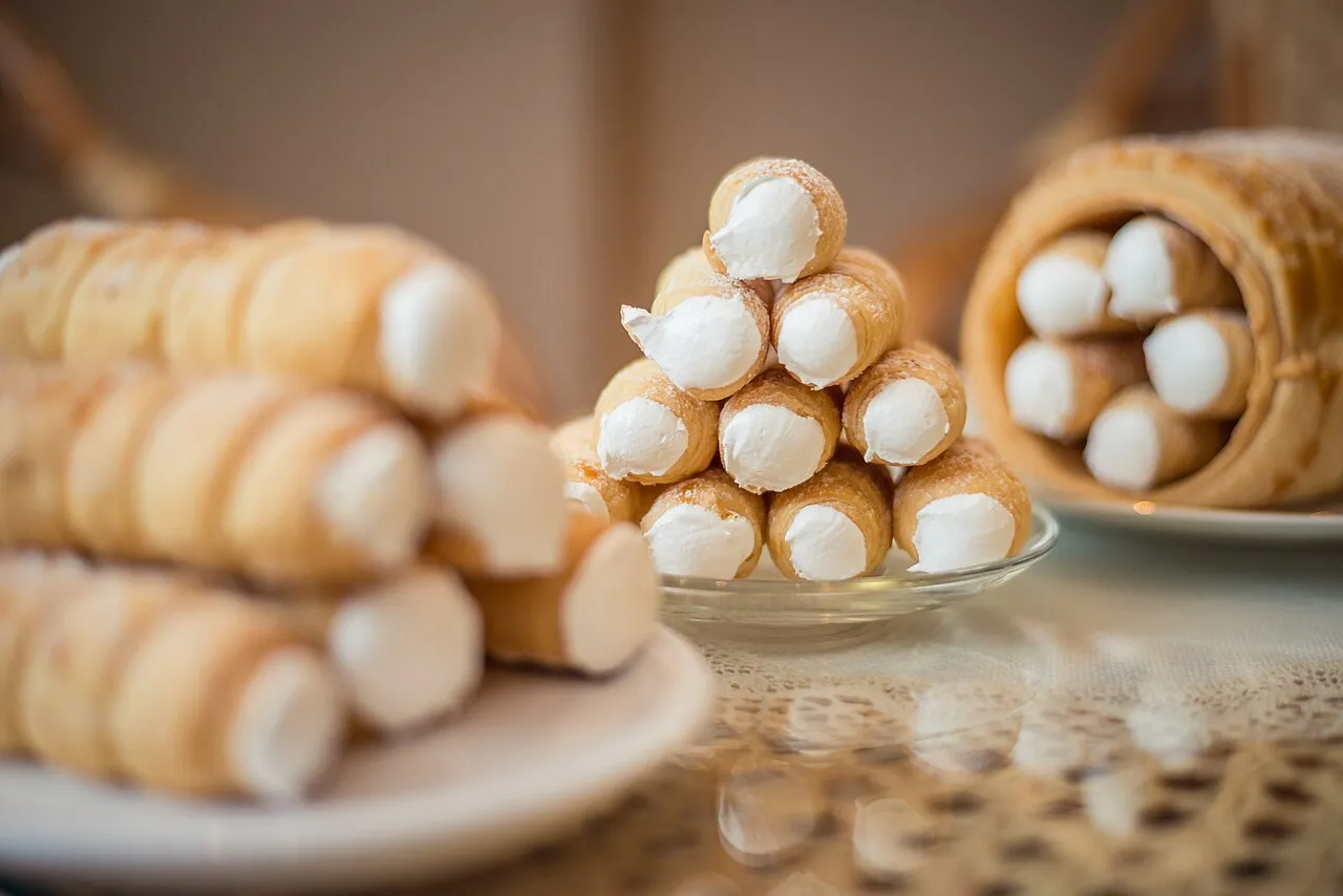 Nadziewanie rurek waflowych