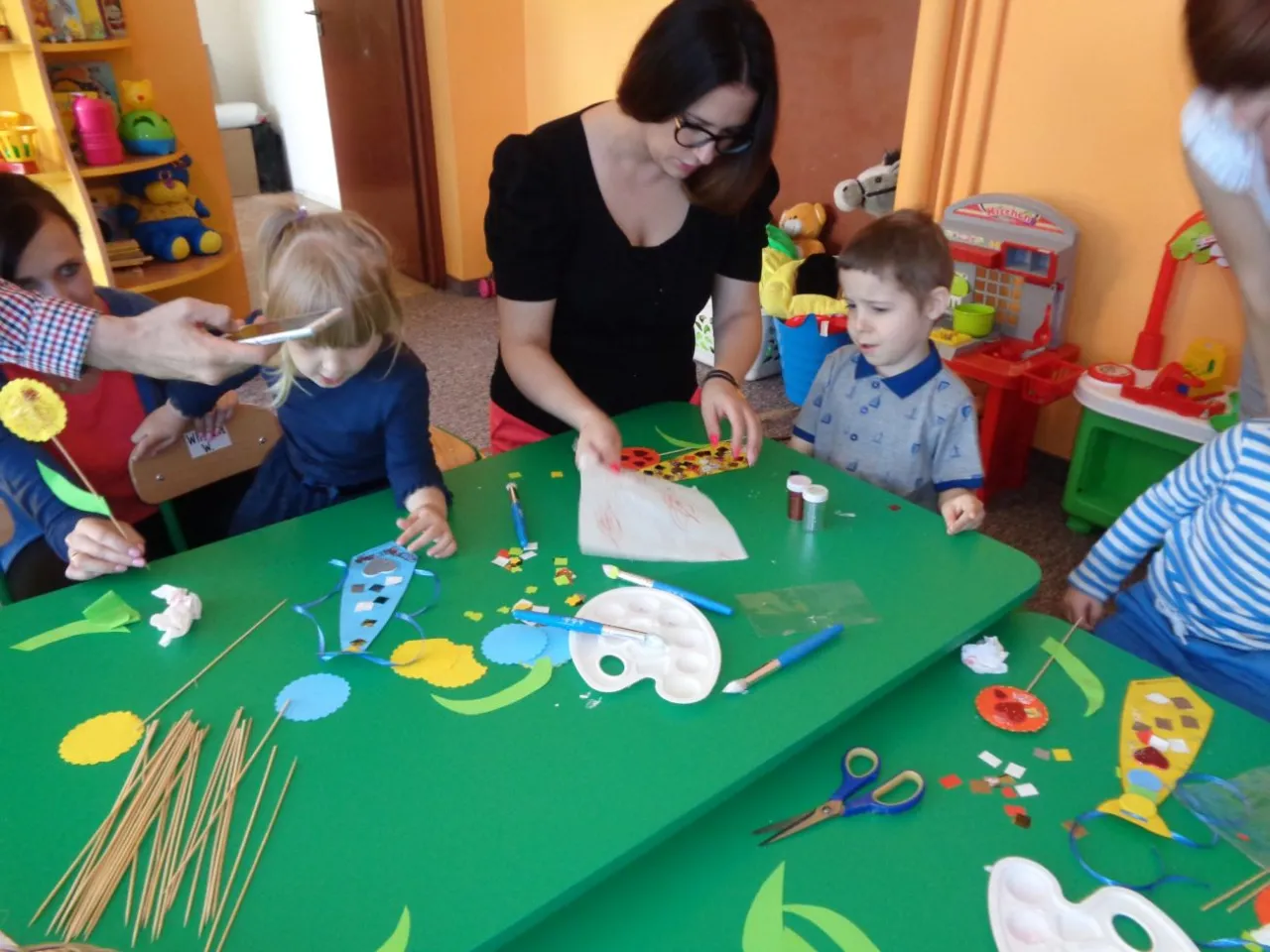 zajęcia plastyczne z rodzicami w przedszkolu