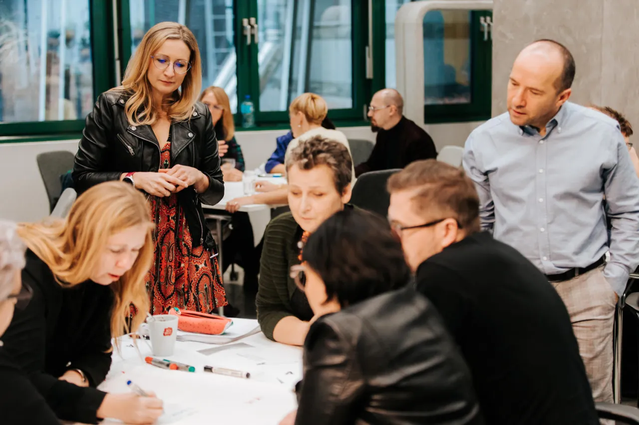 Dyrektor szkoły i wychowawca konflikty r&oacute;l