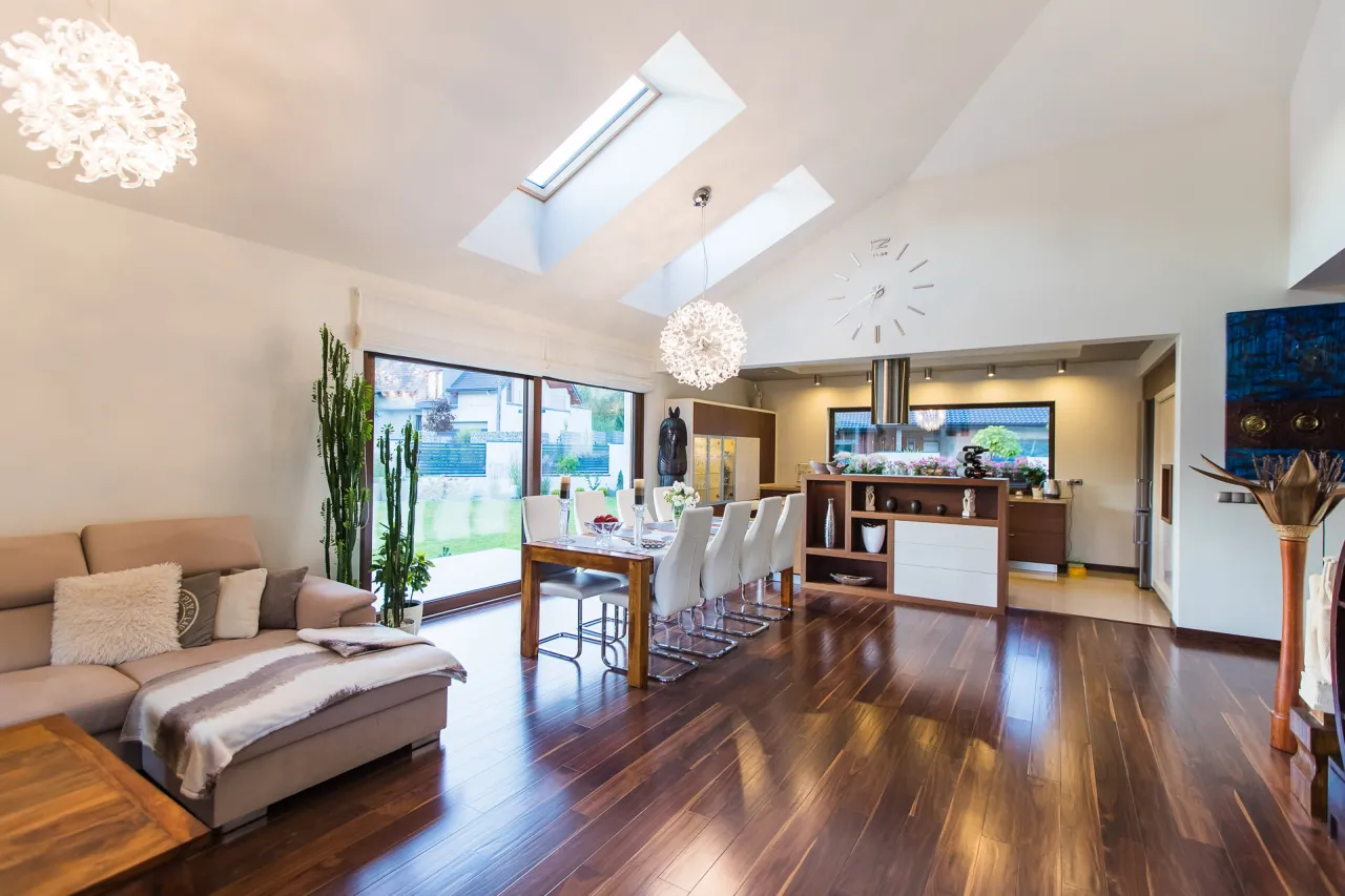 Wnętrza dom&oacute;w modułowych gotowe realizacje