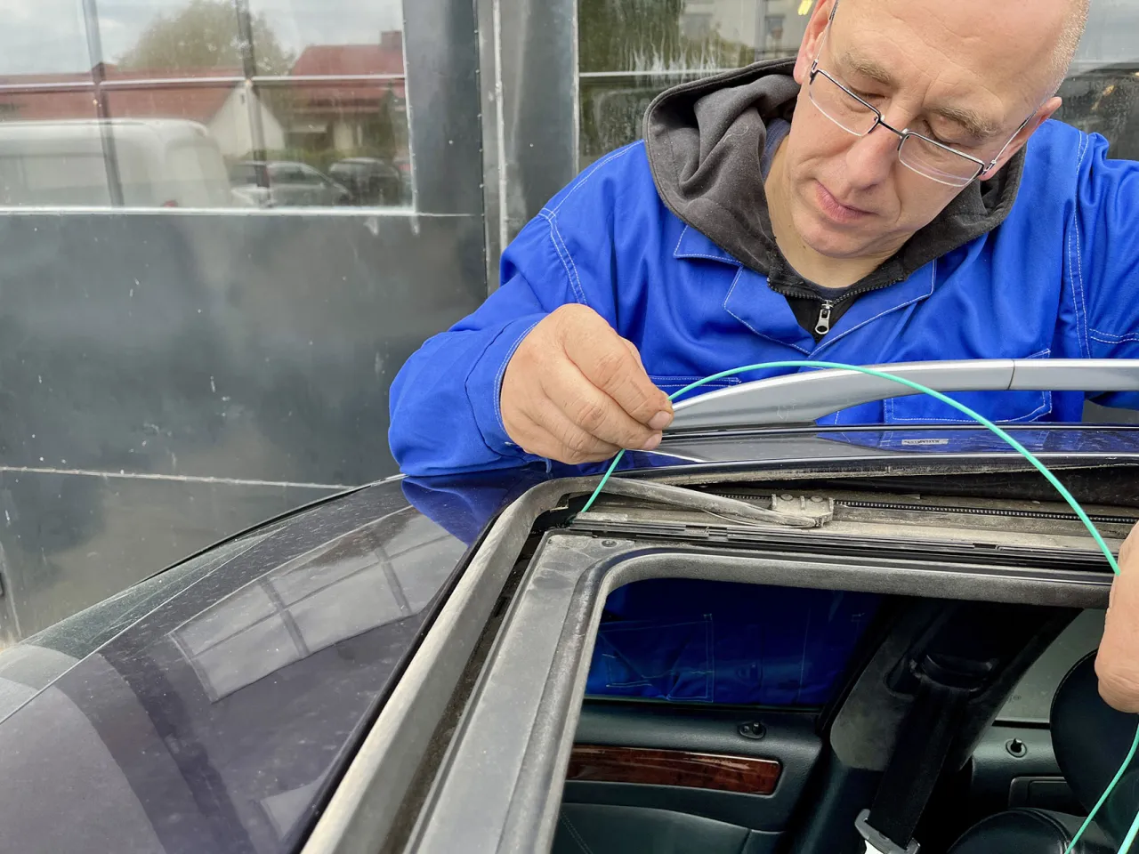 Zatkane odpływy w samochodzie, woda w aucie