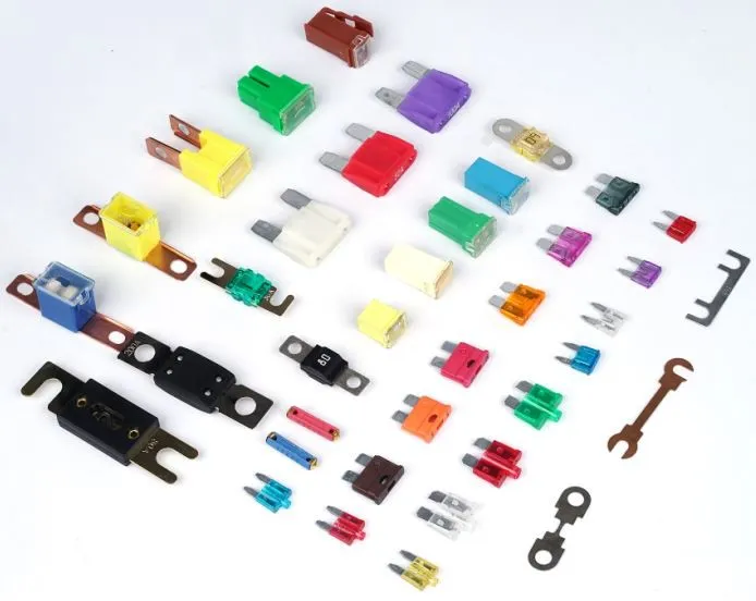 Rodzaje bezpieczników samochodowych kolory amperaż