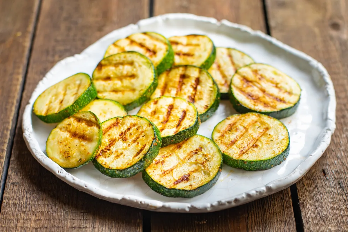 różne kształty cukinii do grillowania