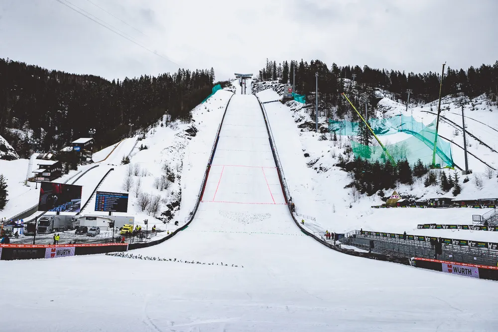skocznia narciarska w Norwegii podczas zawodów Raw Air