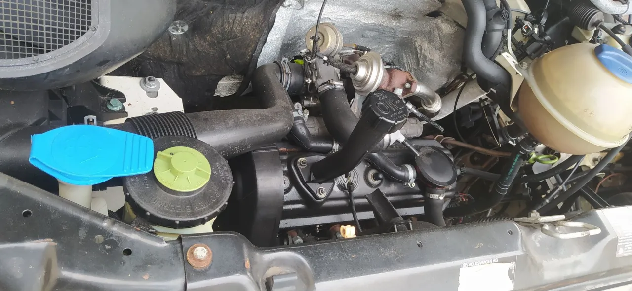 Silnik 1.9 TDI w komorze VW T4