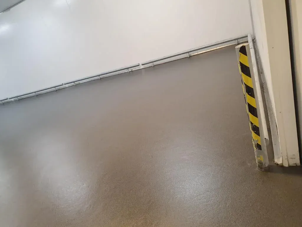 Rodzaje posadzek garażowych porównanie