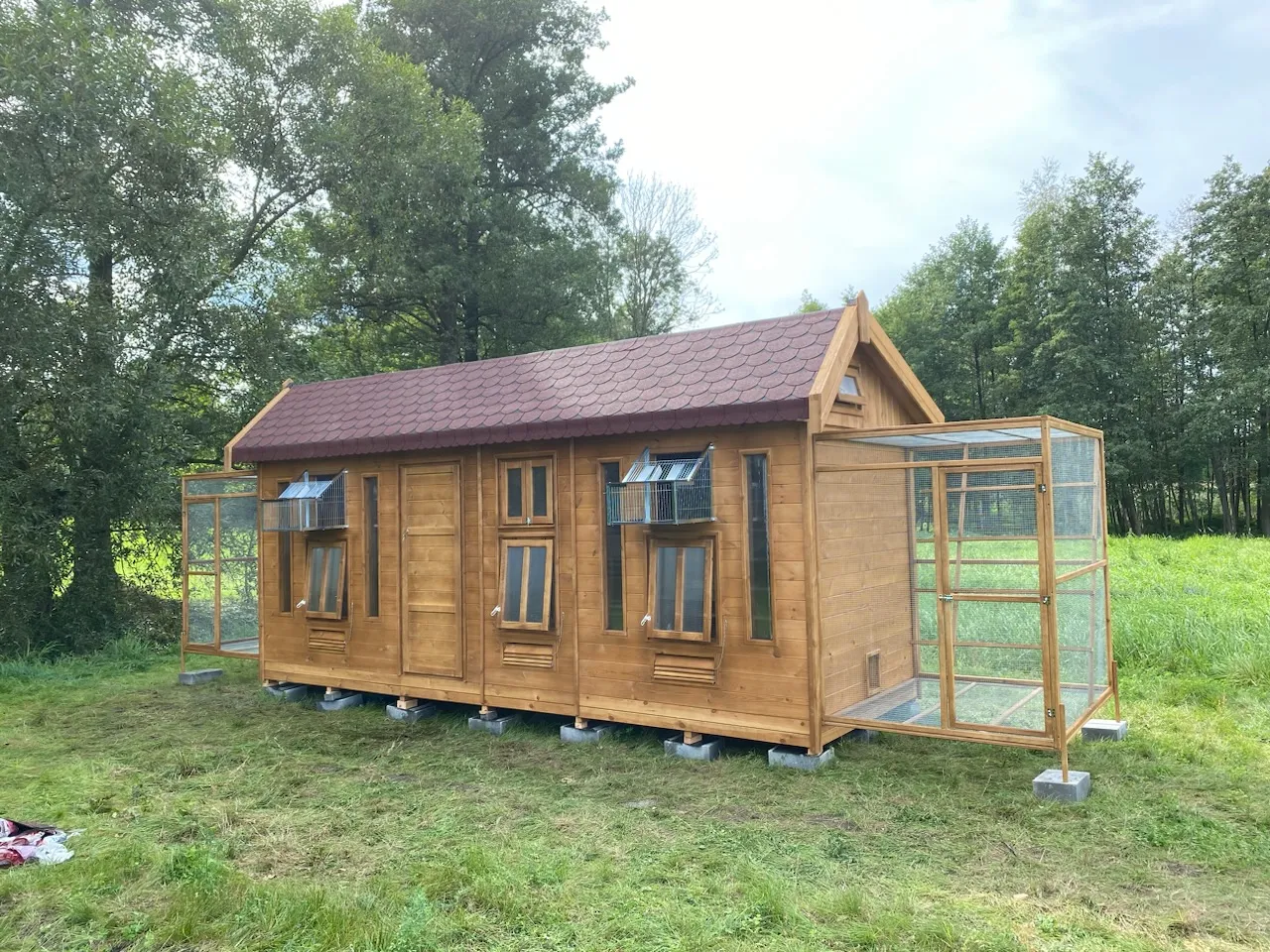 Przykładowe projekty gołębnik&oacute;w o r&oacute;żnej wielkości i stylu