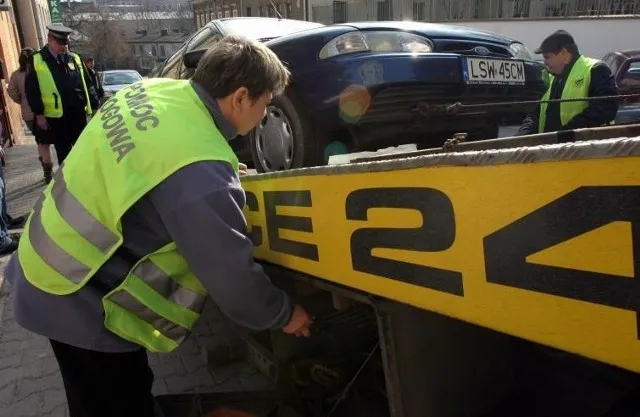 mandat za złe parkowanie odholowanie pojazdu