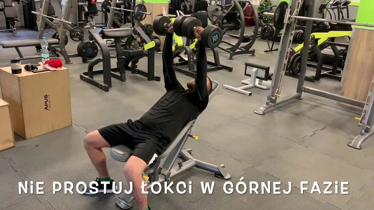 wyciskanie hantlami skos dodatni technika