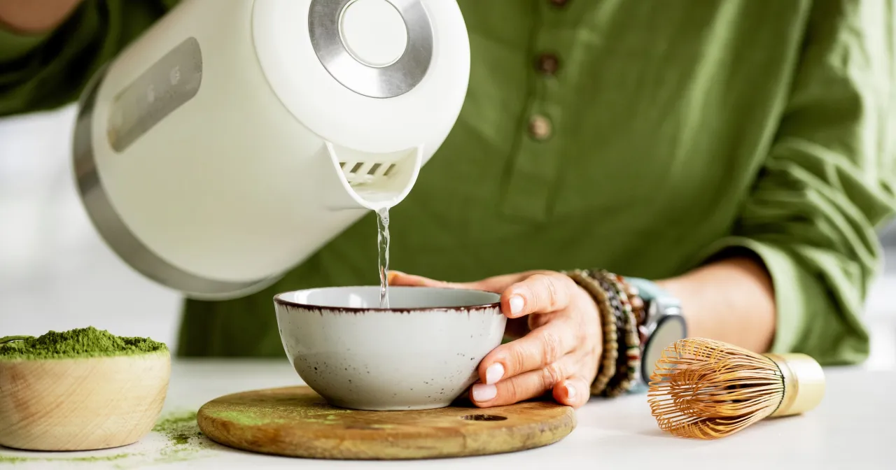 Matcha proszek i filiżanka