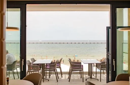 restauracja kołobrzeg widok na morze