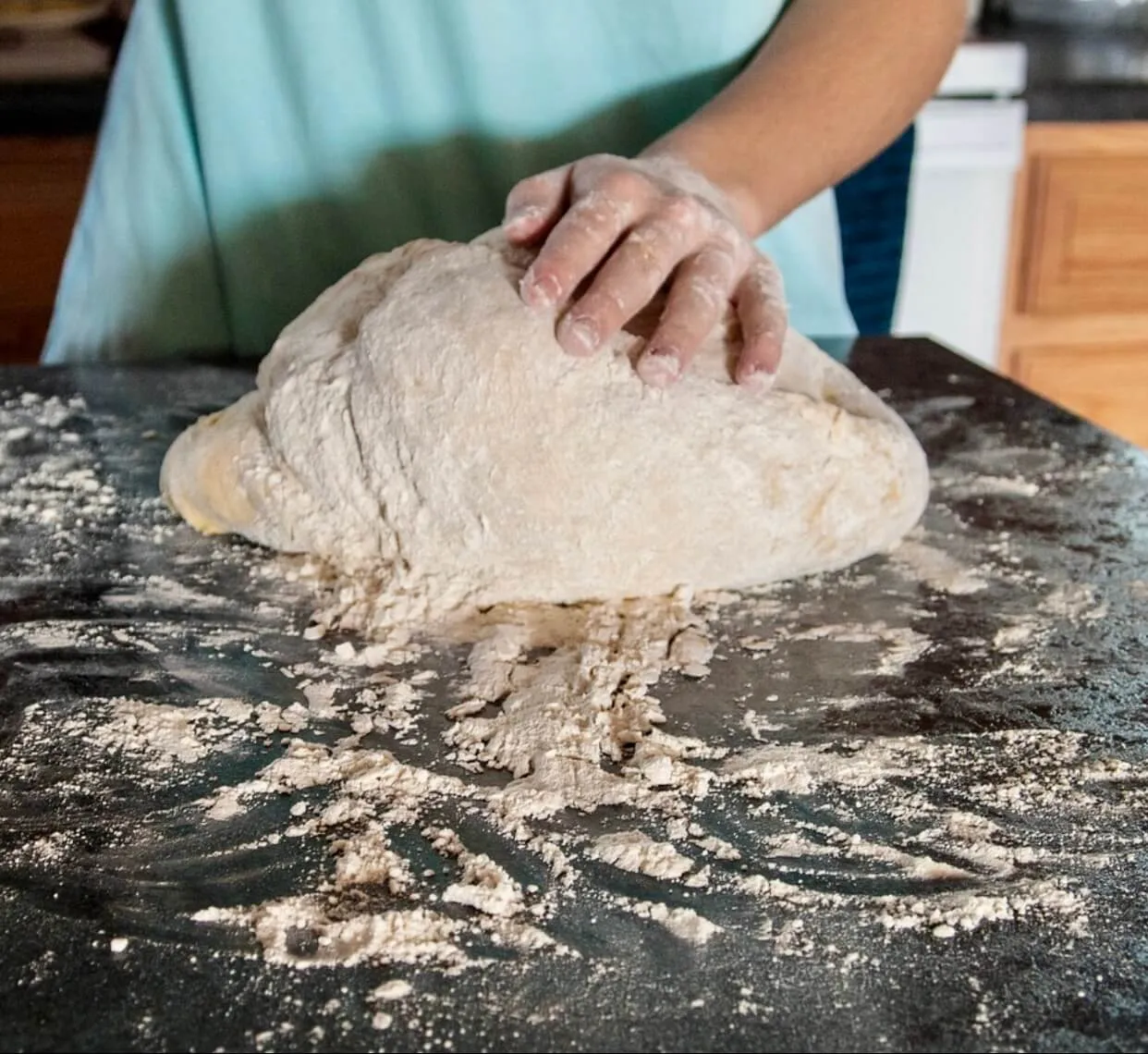 masa de pizza el&aacute;stica y bien amasada