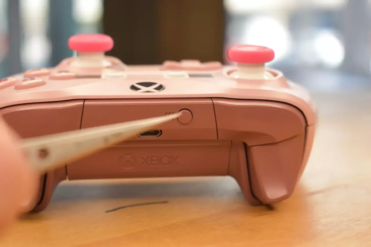 przycisk synchronizacji kontroler xbox one