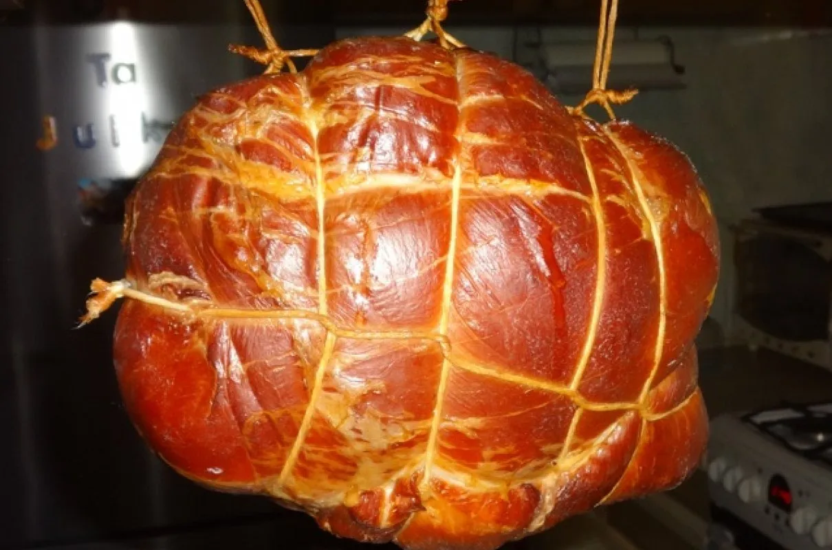 Tradycyjne polskie dania z szynką wędzoną