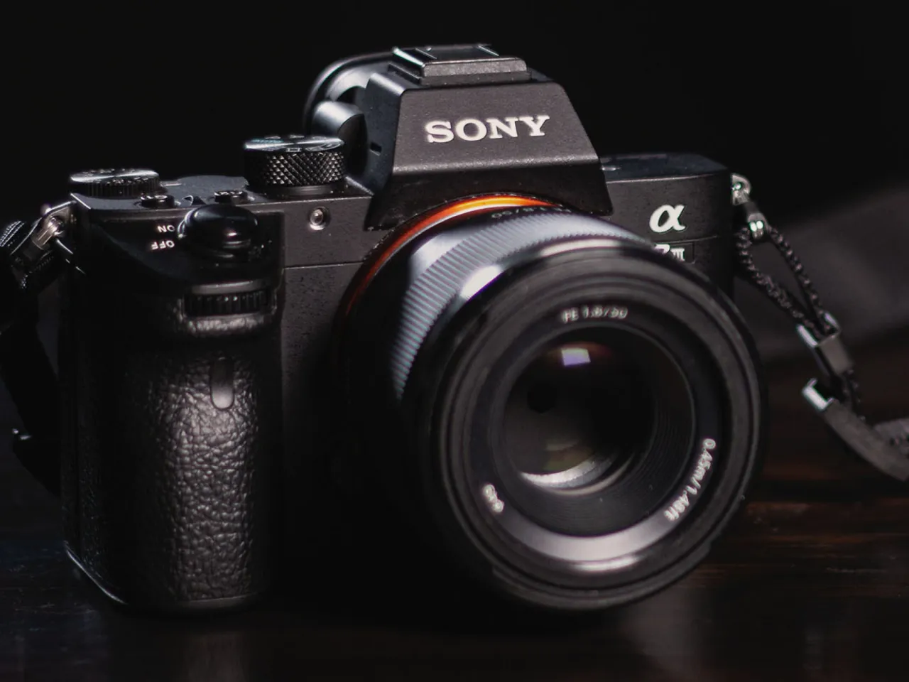 Porównanie używanych lustrzanek amatorskich i półprofesjonalnych