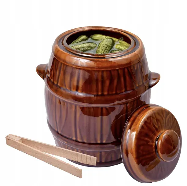 r&oacute;żne naczynia do kiszenia kimchi