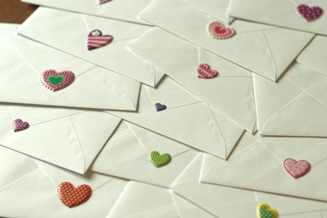 r&oacute;żne wersje dowcipu koperty