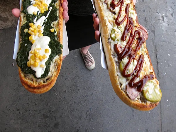 Kraków street food zapiekanki kiełbaski