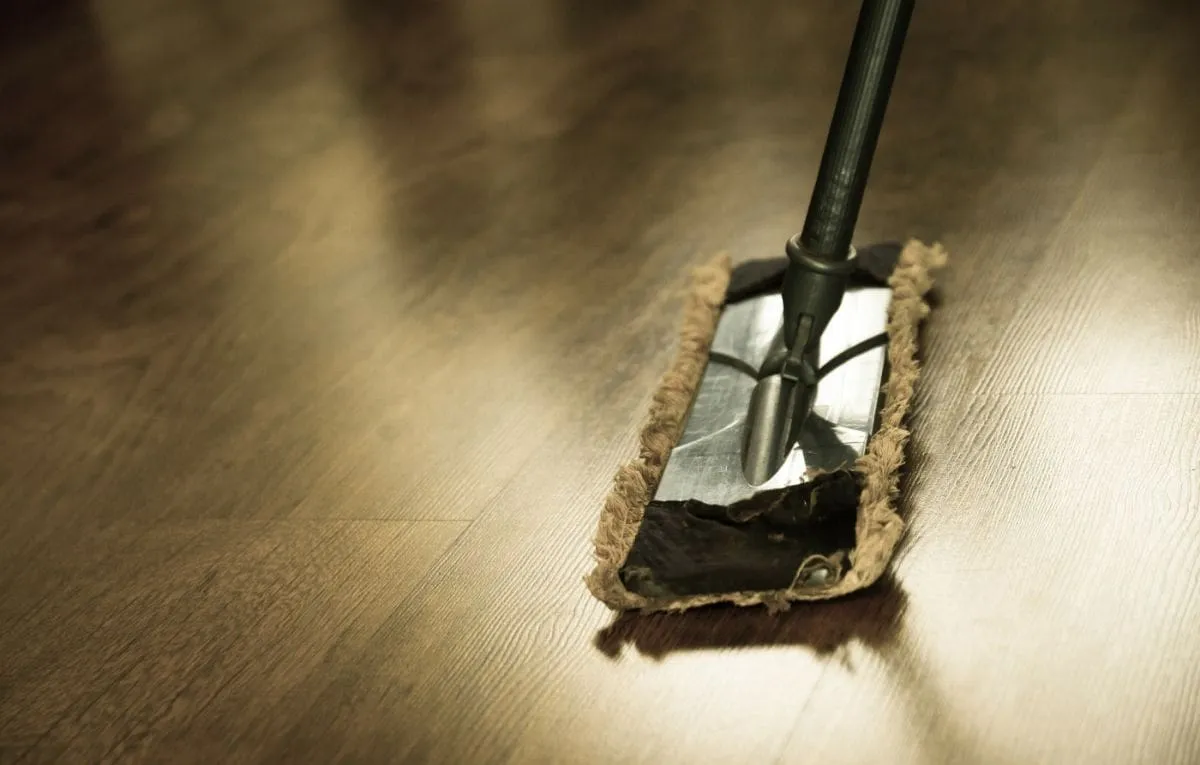 rodzaje podłóg odpowiednie i nieodpowiednie do mopa parowego infografika