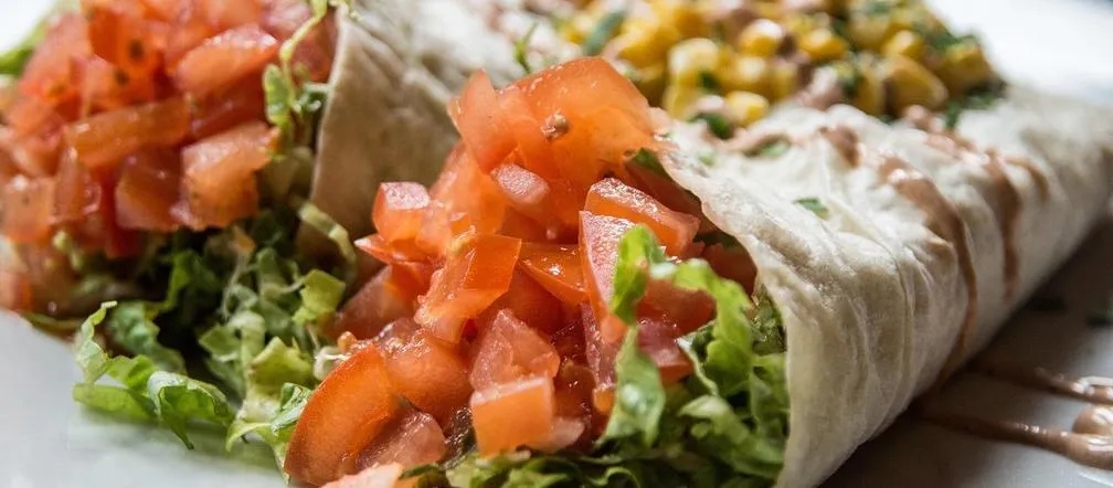 Zdjęcie Jak zawijać tortillę kebab, aby uniknąć pęknięć i rozczarowań