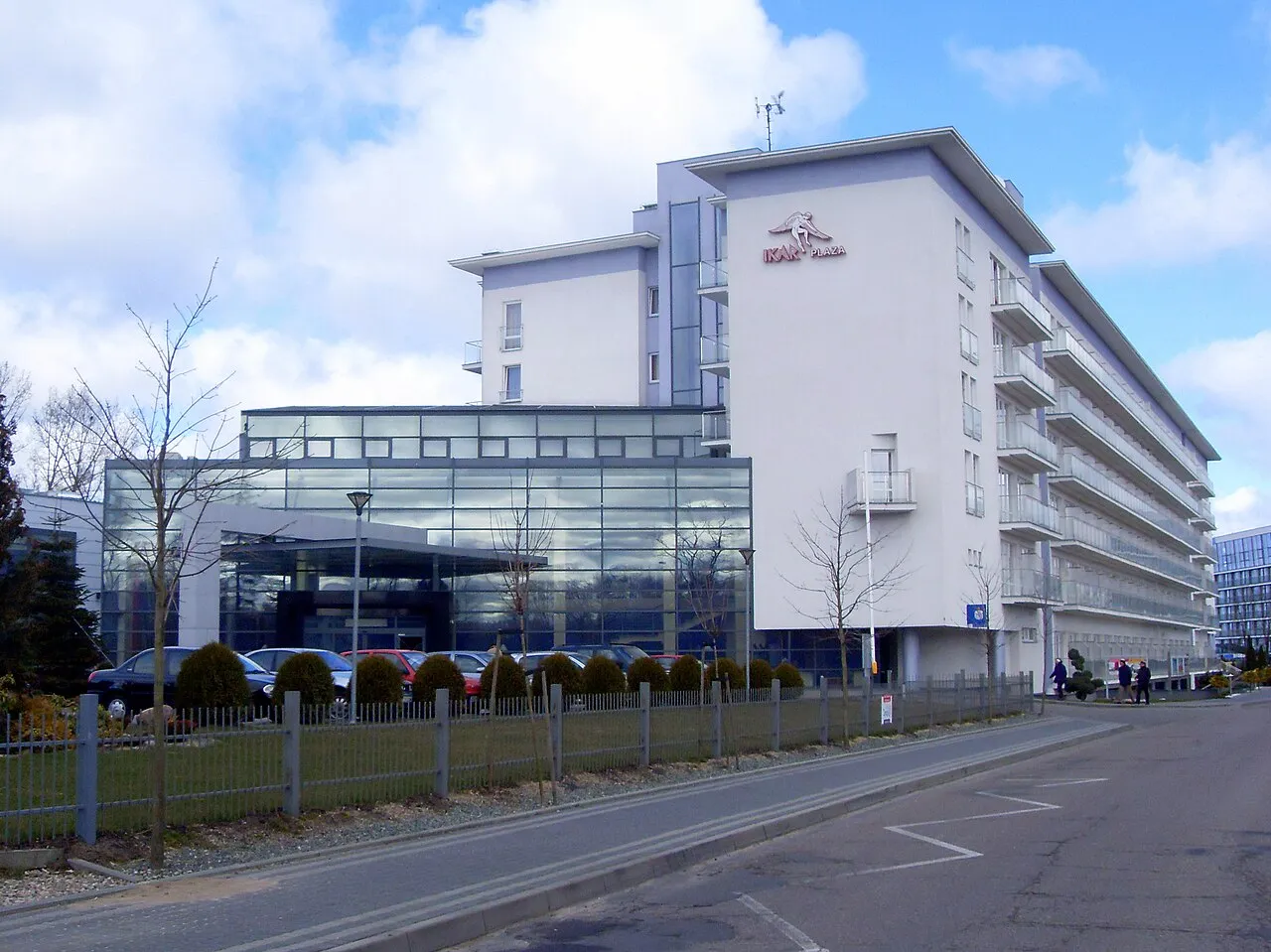Hotel Ikar Plaza Kołobrzeg fasada wejście