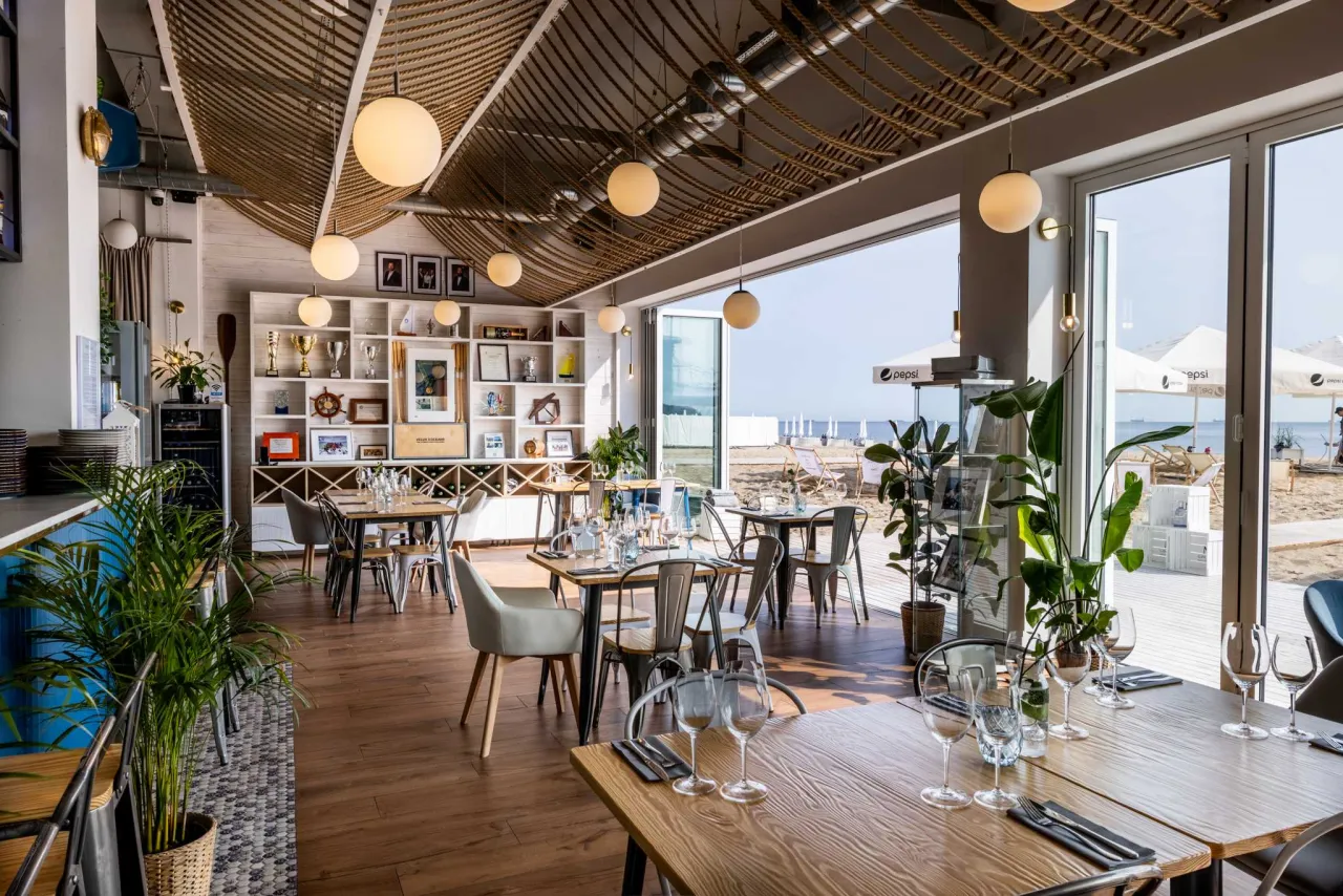 restauracja brzeźno widok na morze