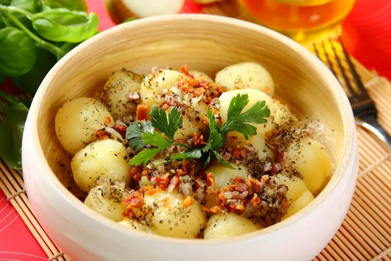 Pyzy bezglutenowe z okrasą